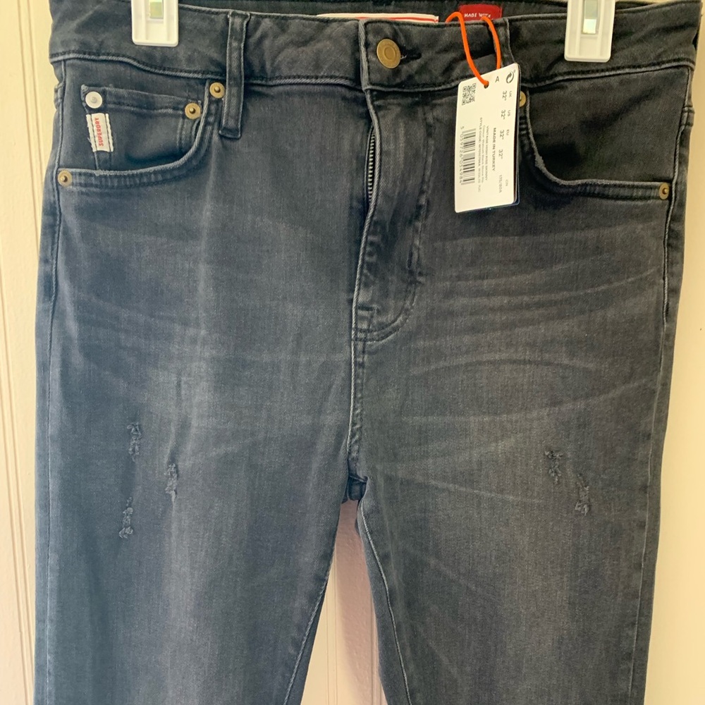 Women High rise ripped skinny jeans. NEW! Black. Size 32/32